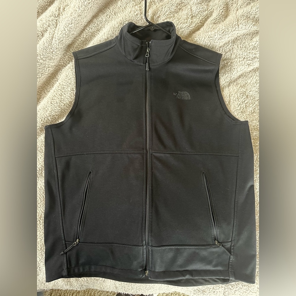 The North Face Large Black vest in great condition!